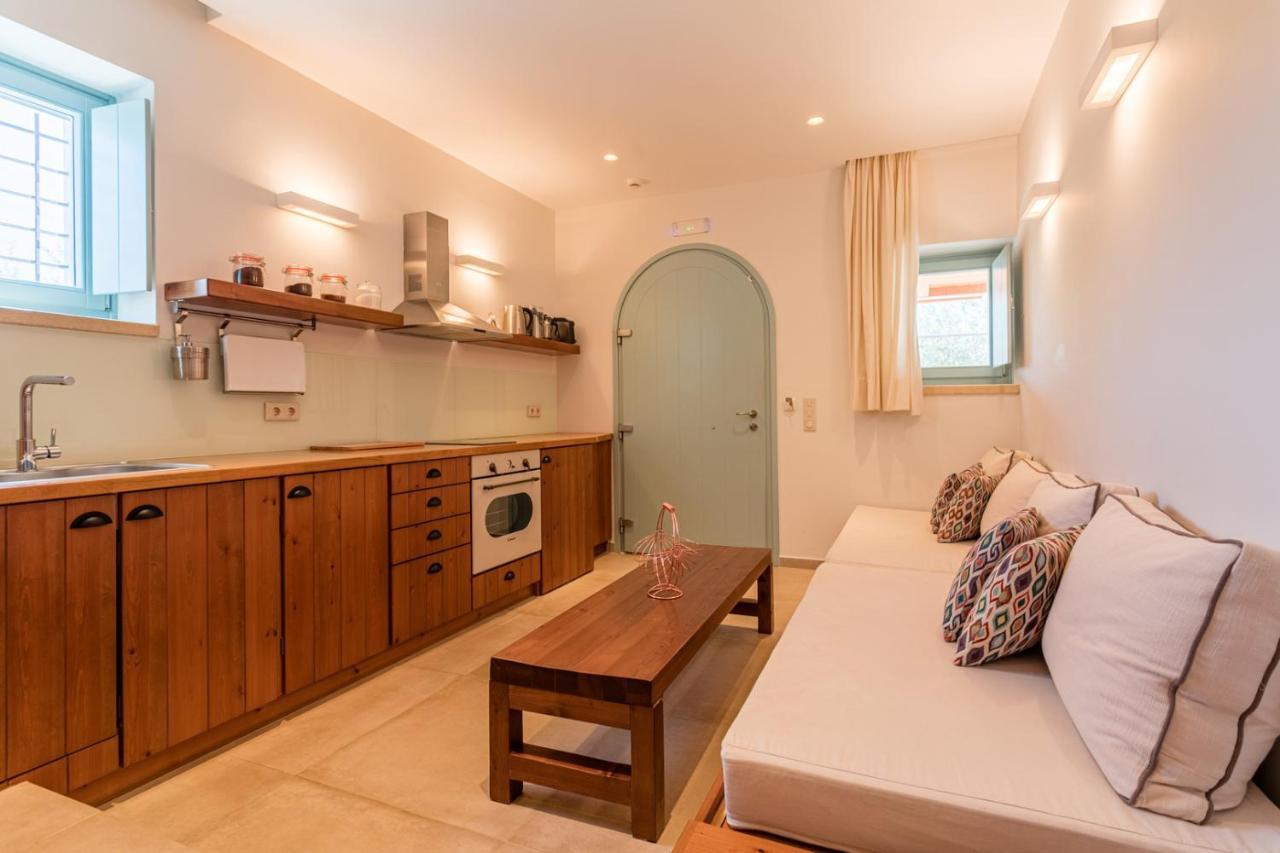 Lithos Guesthouse Kardamili Екстер'єр фото