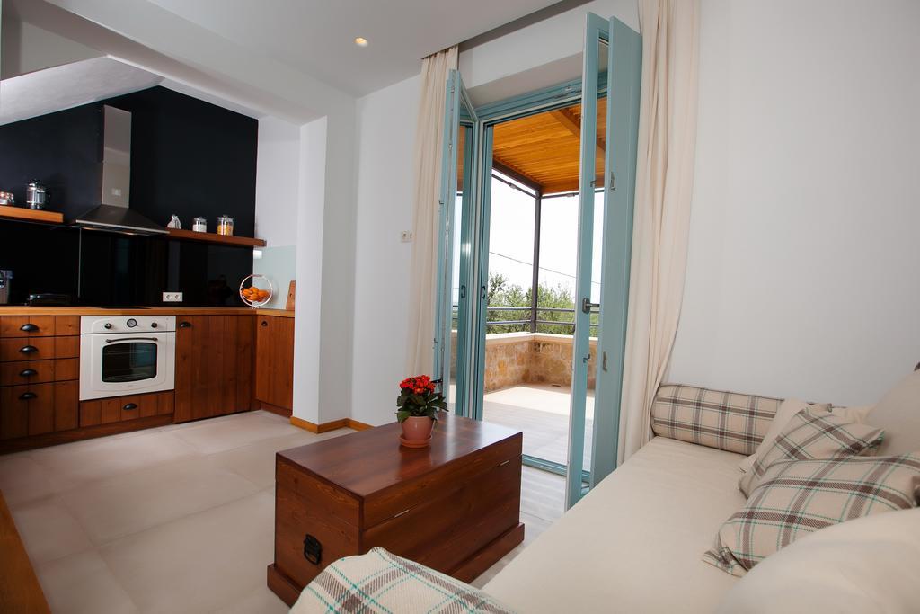 Lithos Guesthouse Kardamili Екстер'єр фото