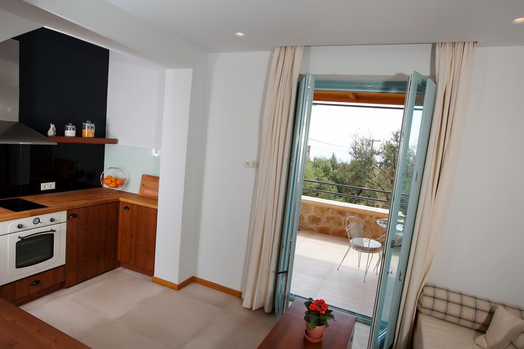 Lithos Guesthouse Kardamili Екстер'єр фото