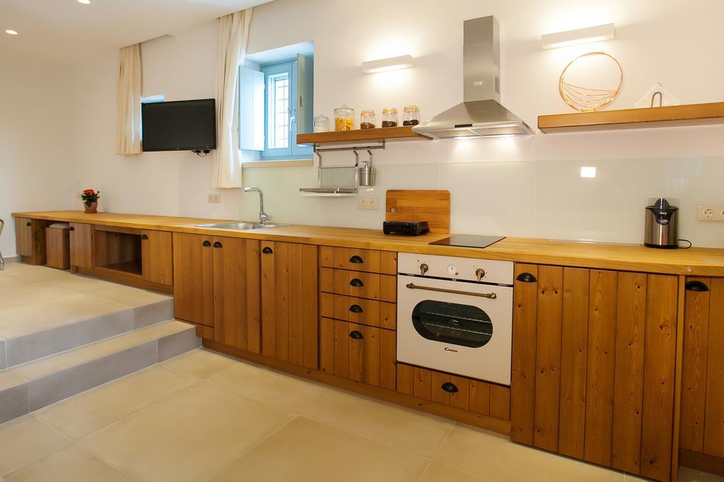 Lithos Guesthouse Kardamili Екстер'єр фото