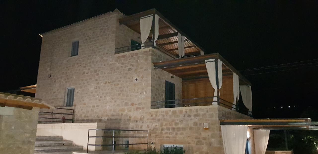 Lithos Guesthouse Kardamili Екстер'єр фото